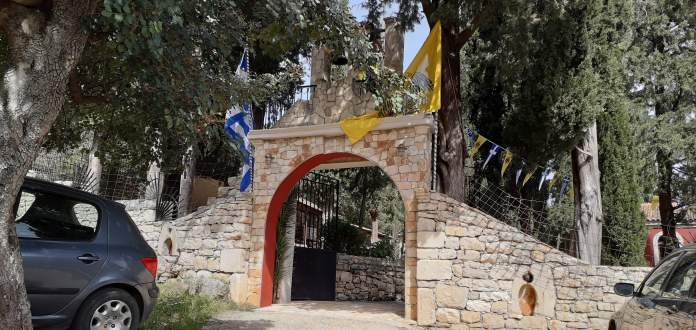 Με μέτρα και αποστάσεις το καθιερωμένο πανυγήρι του Άη Γιώργη στα Χαλιωτάτα [εικόνες]