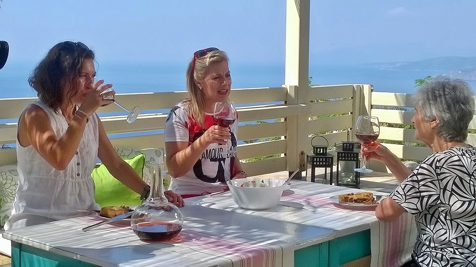 Άρση μέτρων: Με μουσική η εστίαση από το Σάββατο -Από τη 01:30 η απαγόρευση κυκλοφορίας