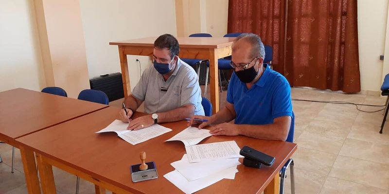 Δήμος Ληξουρίου: Υπογράφηκε η σύμβαση για την αποκατάσταση των τοιχείων του νεκροταφείου