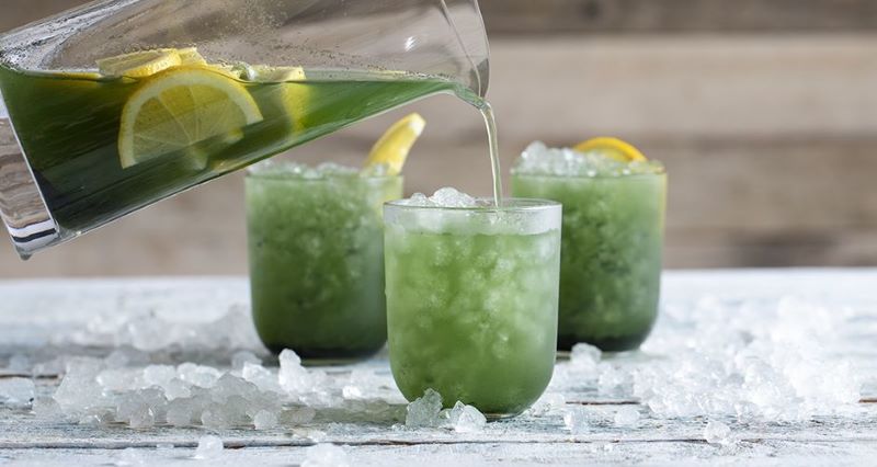 Δοκιμάστε το και δεν θα χάσετε – Σπιτική λεμονάδα με σπιρουλίνα
