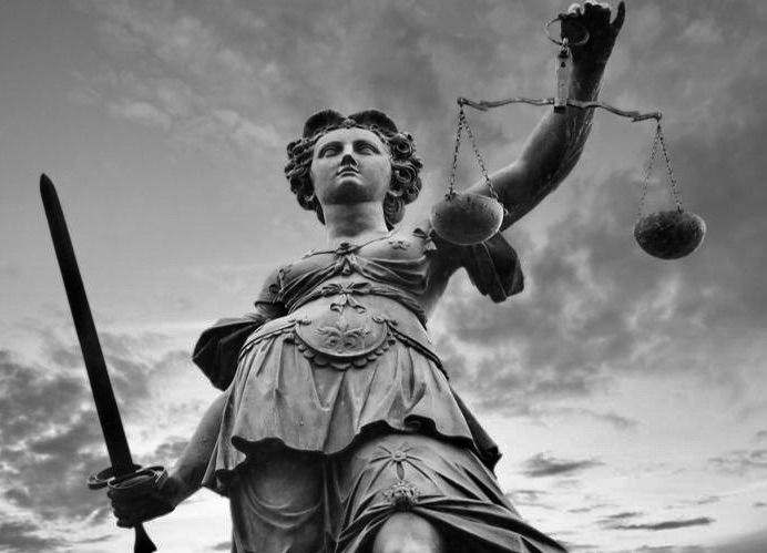 Γερ. Θεοδωράτος: … το ξεχασμένο ξίφος της Δικαιοσύνης …