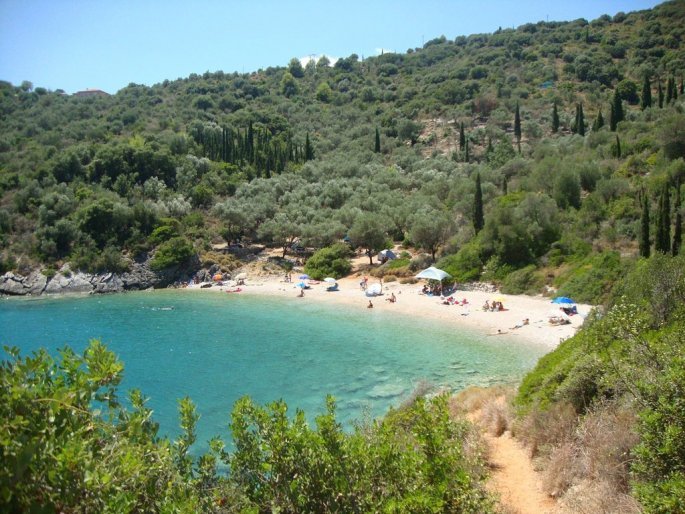 Ιθάκη: Το ζευγαρονήσι με τη «μυστική» παραλία που κάνει τους πάντες να ερωτευτούν από την αρχή