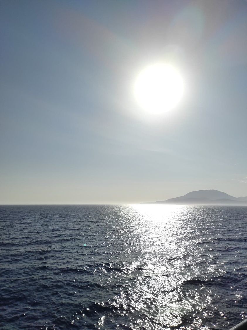 Καλό μήνα και ελεύθερο καλοκαίρι!