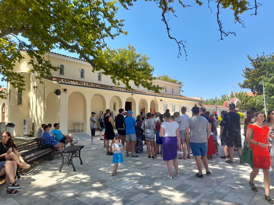 Κυριακή τής Πεντηκοστής στο μοναστήρι του Άγιου μας [εικόνες]