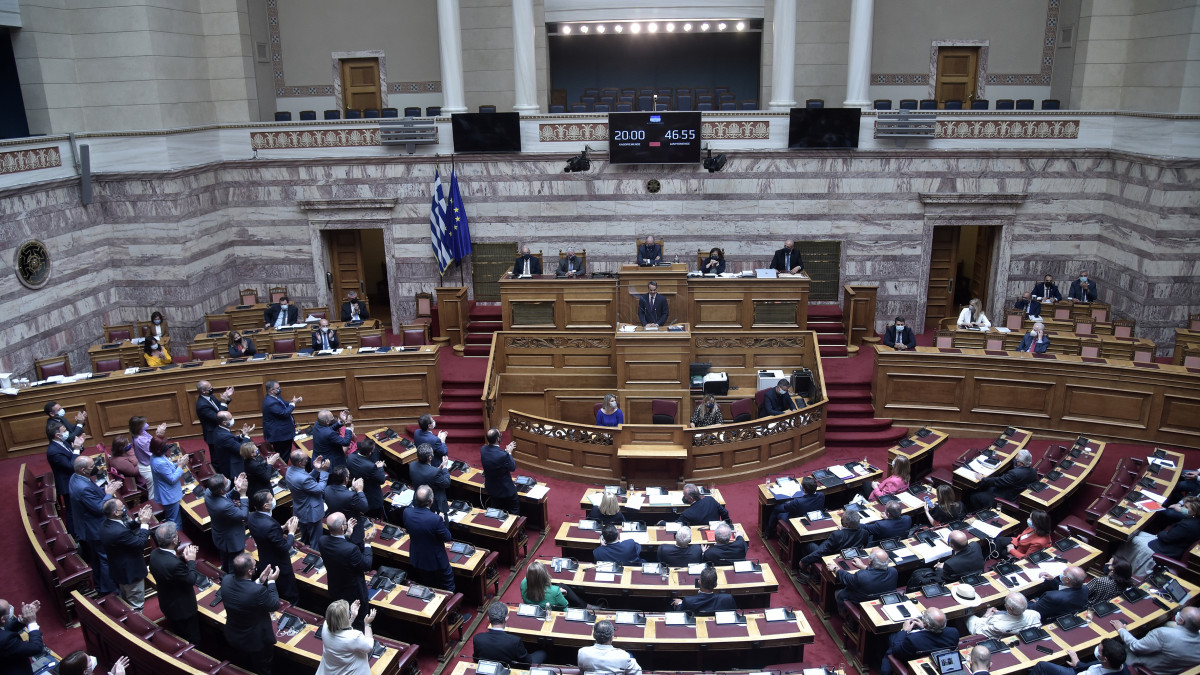 Με 158 «ΝΑΙ» από σύσσωμη την Κ.Ο. της ΝΔ υπερψηφίστηκε το εργασιακό νομοσχέδιο
