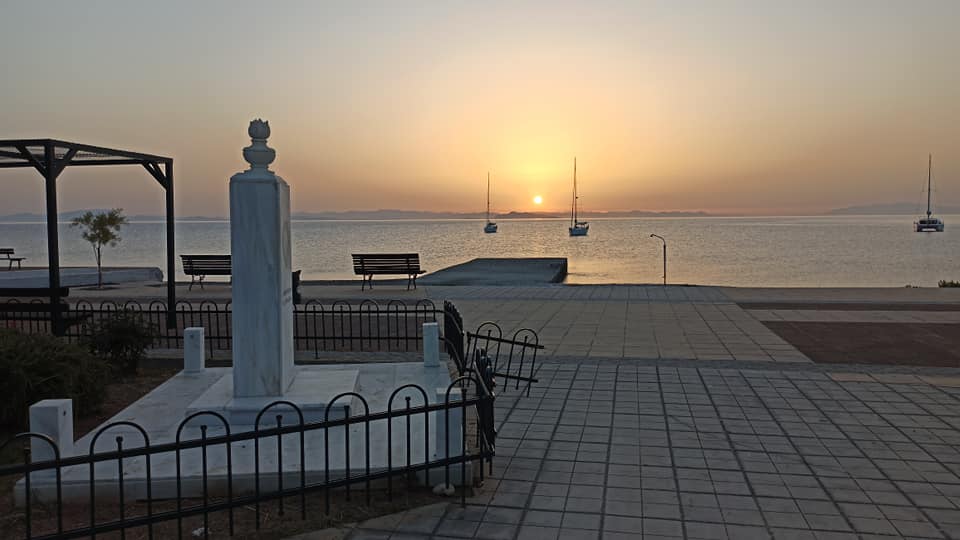 Πρωινή βόλτα με ειδυλλιακές εικόνες στον Πόρο