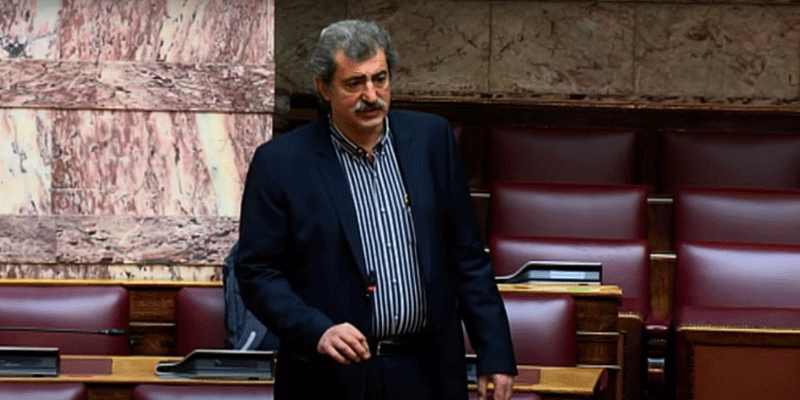 Στον τουρισμό κλαίνε κι ο Πολάκης το χαβά του..