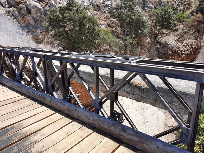 Χειμωνικό: Συνεχίζονται οι τελευταίες εργασίες στη γέφυρα