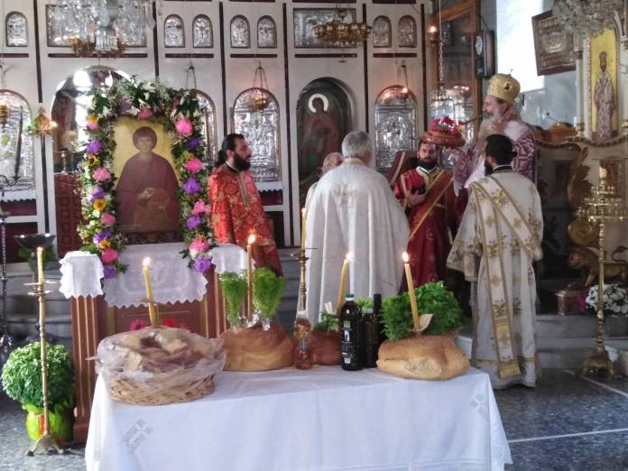 Η πρωινή αρχιερατική Θεία Λειτουργία στον εορτάζοντα Ι.Ν