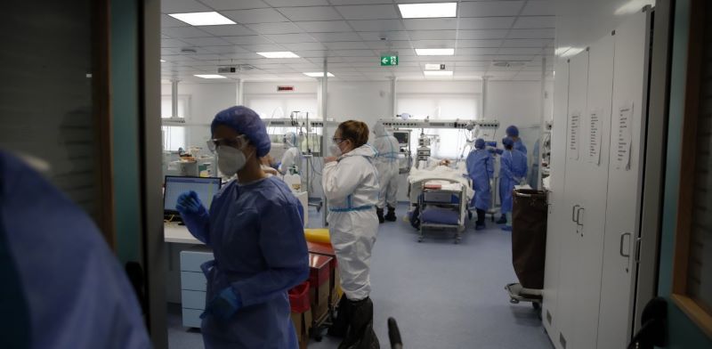 Κορονοϊός: Μετακινούν άρον άρον γιατρούς και νοσηλευτές στα νησιά λόγω πανδημίας – Σε απόγνωση οι εργαζόμενοι