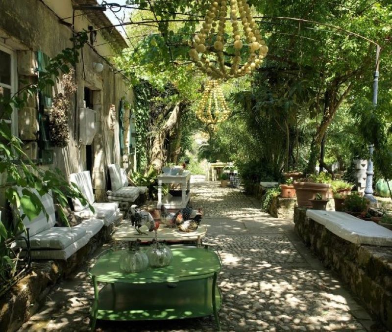 Κτήμα Χαριτάτου: Ενα ποτήρι κρασί στην πιο παραμυθένια αυλή της Κεφαλονιάς [εικόνες]