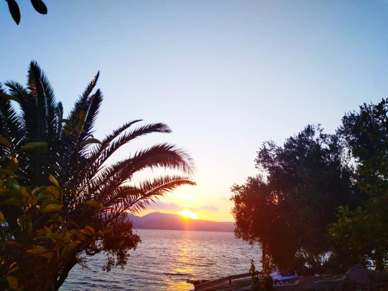 Λίθος η παραλία των Κουρουκλάτων [εικόνες]