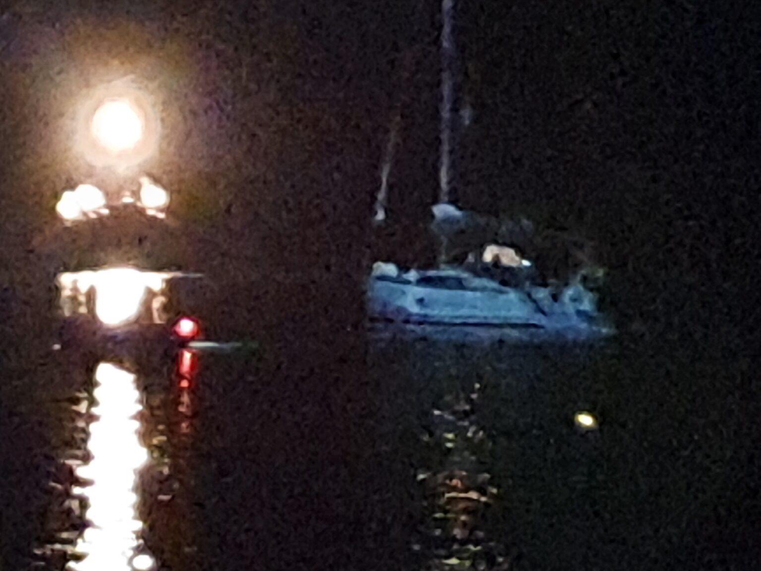 Προσάραξη ιστιοφόρου έξω από το Φανάρι  Επιβαίνουν δύο αλλοδαποί τουρίστες