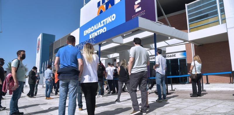 Υποχρεωτικοί εμβολιασμοί: Χωρίς ασφάλιση οι ανεμβολίαστοι – Ποιοι εργαζόμενοι ακολουθούν