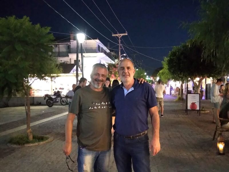 Αριστοτέλης Μπατιστάτος: Νυχτερινό σουλάτσο στον πεζόδρομο της Σκάλας
