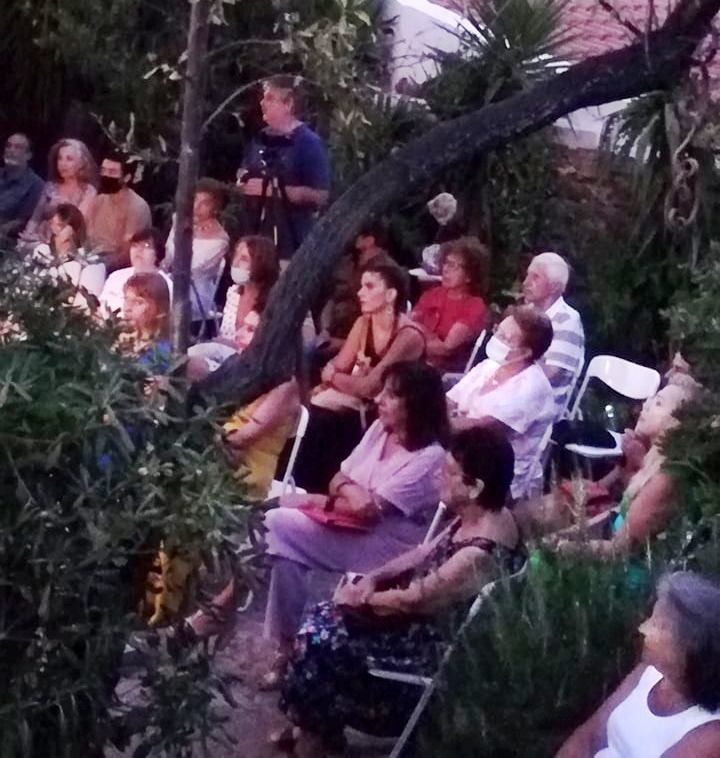 ΕΠΙΤΥΧΗΜΕΝΗ ΒΙΒΛΙΟΠΑΡΟΥΣΙΑΣΗ ΤΗΣ ΣΥΛΛΟΓΗΣ “ΕΓΚΑΡΣΙΑ ΡΗΜΑΤΑ” ΤΟΥ ΚΩΣΤΑ ΕΥΑΓΓΕΛΑΤΟΥ ΣΤΗΝ “ΜΩΒ ΣΚΗΝΗ” ΤΟΥ ΚΗΠΟΥ