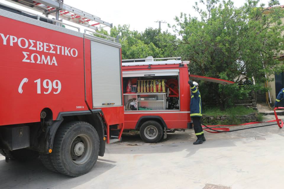 Φωτιά αυτή την ώρα στον Καραβάδο