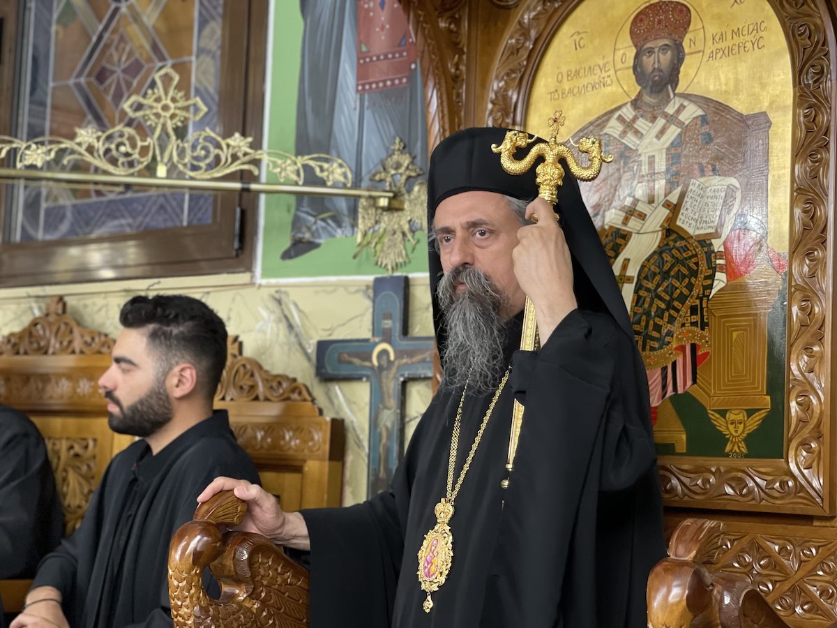 Πόλος έλξης και φέτος η Παναγία στο Μαρκόπουλο  Όλοι ήθελαν να αγγίξουν τα φιδάκια [εικόνες +βίντεο]