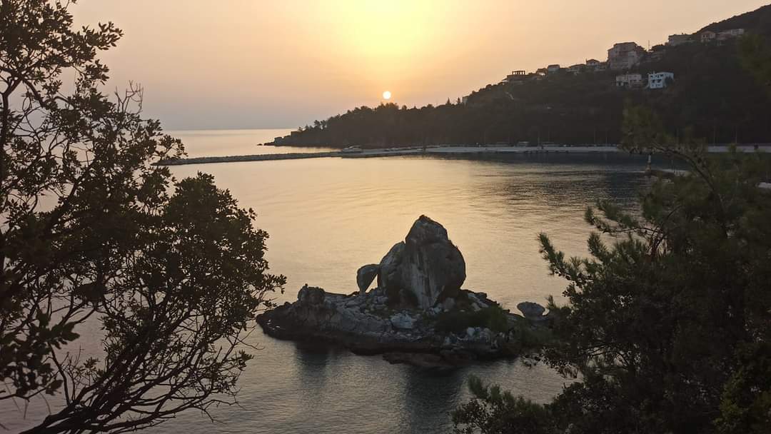 Η ανατολή του ήλιου του Πόρου στον ΣΚΑΙ από την Ιωάννα Τσικουδή [εικόνες +βίντεο]