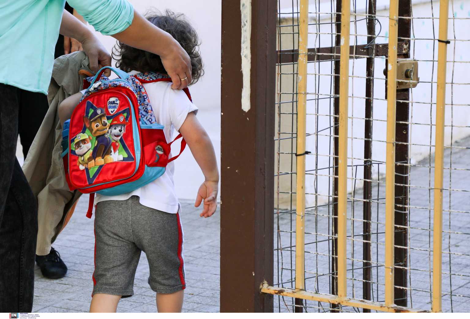 Προειδοποίηση Παυλάκη για σχολεία: Όλα τα παιδιά θα κολλήσουν – Να το ξανασκεφτεί το Υπουργείο Παιδείας