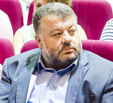 Χτίζεται το δημοτικό παρακράτος του Θεόφιλου!