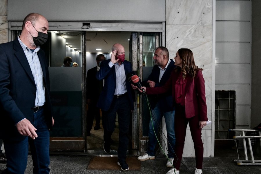 ΚΙΝΑΛ: Υποψήφιος και ο Γιώργος Παπανδρέου αν η Κοινοβουλευτική Ομάδα εκλέξει πρόεδρο!