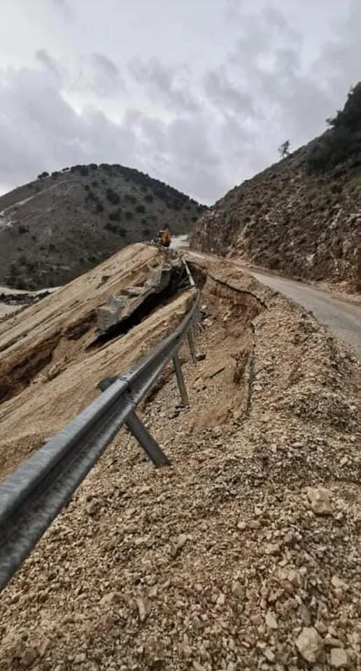 Μεγάλη προσοχή υπάρχουν κατολισθήσεις στο δρόμο της Φάλαρης [εικόνες]
