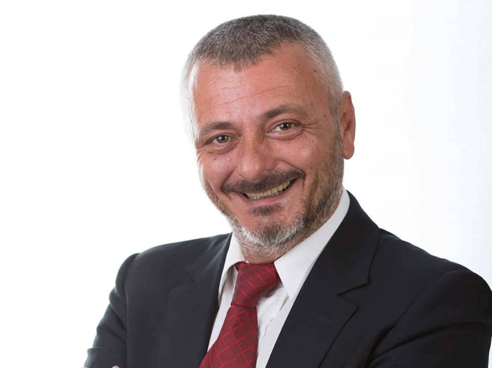 Ο Μπατιστάτος απαντά για το γηροκομείο