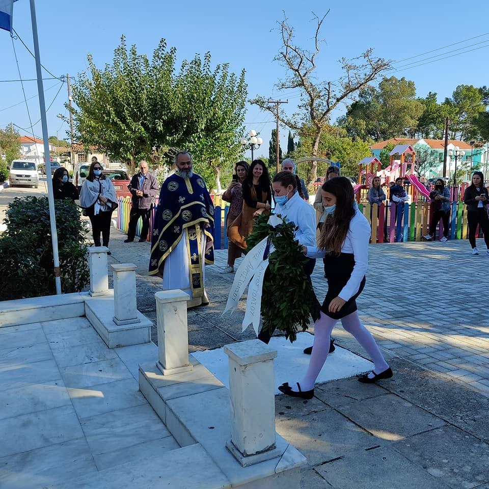 Σκάλα: Με σύμμαχο τον καιρό πραγματοποιήθηκε μαθητική παρέλαση για το έπος του 40 [εικόνες]