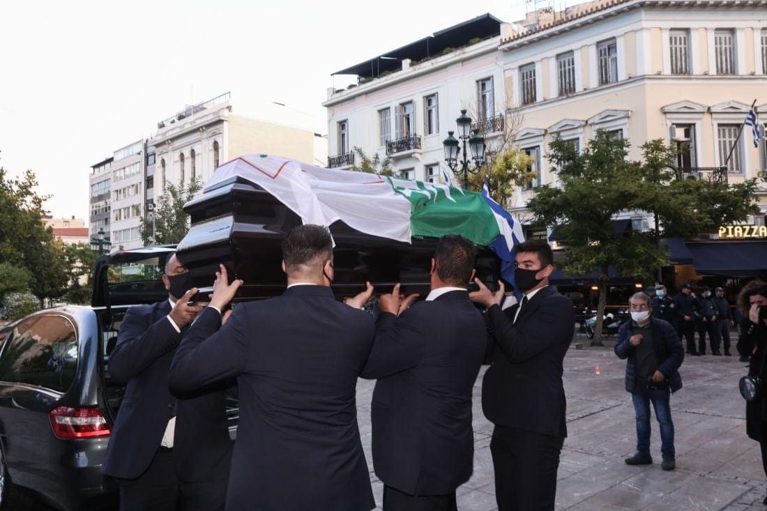 Στη Μητρόπολη η σορός της Φώφης Γεννήματα [εικόνες]
