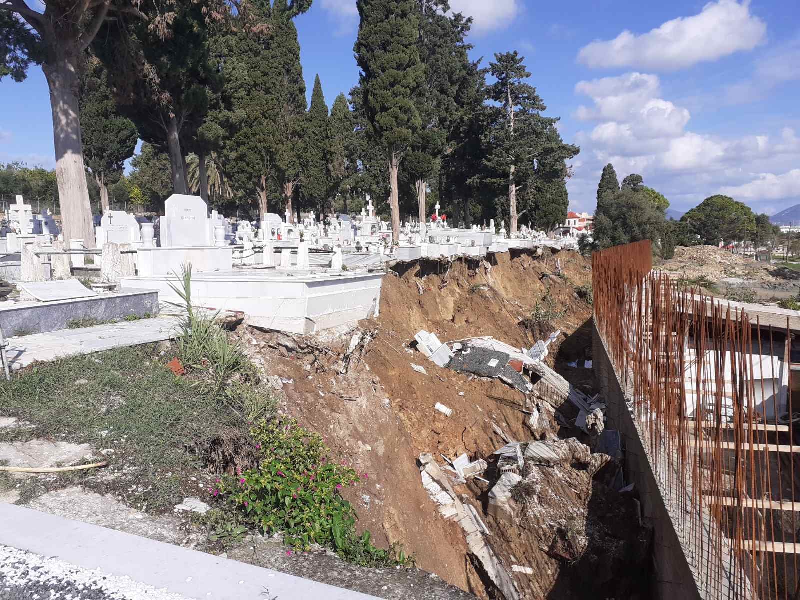 Τι συμβαίνει με το νεκροταφείο του Ληξουρίου