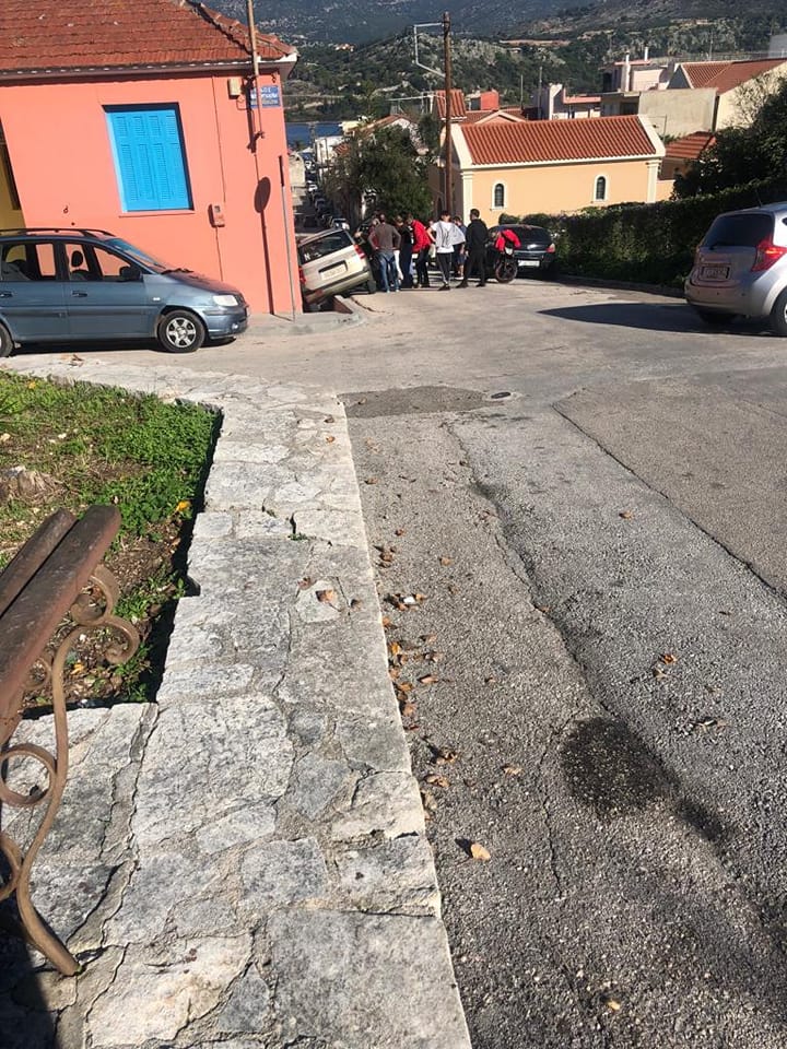 Αργοστόλι: Μάλλον το παρκάρισμα δεν απέδωσε [εικόνα]