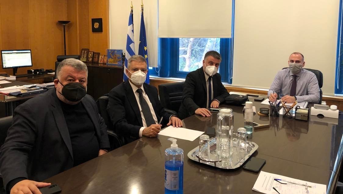 Η συνεργασία Δήμου, Περιφέρειας και Βουλευτή οδήγησε στην απόφαση για τη μεταφορά του εμπορικού λιμένα Αργοστολίου