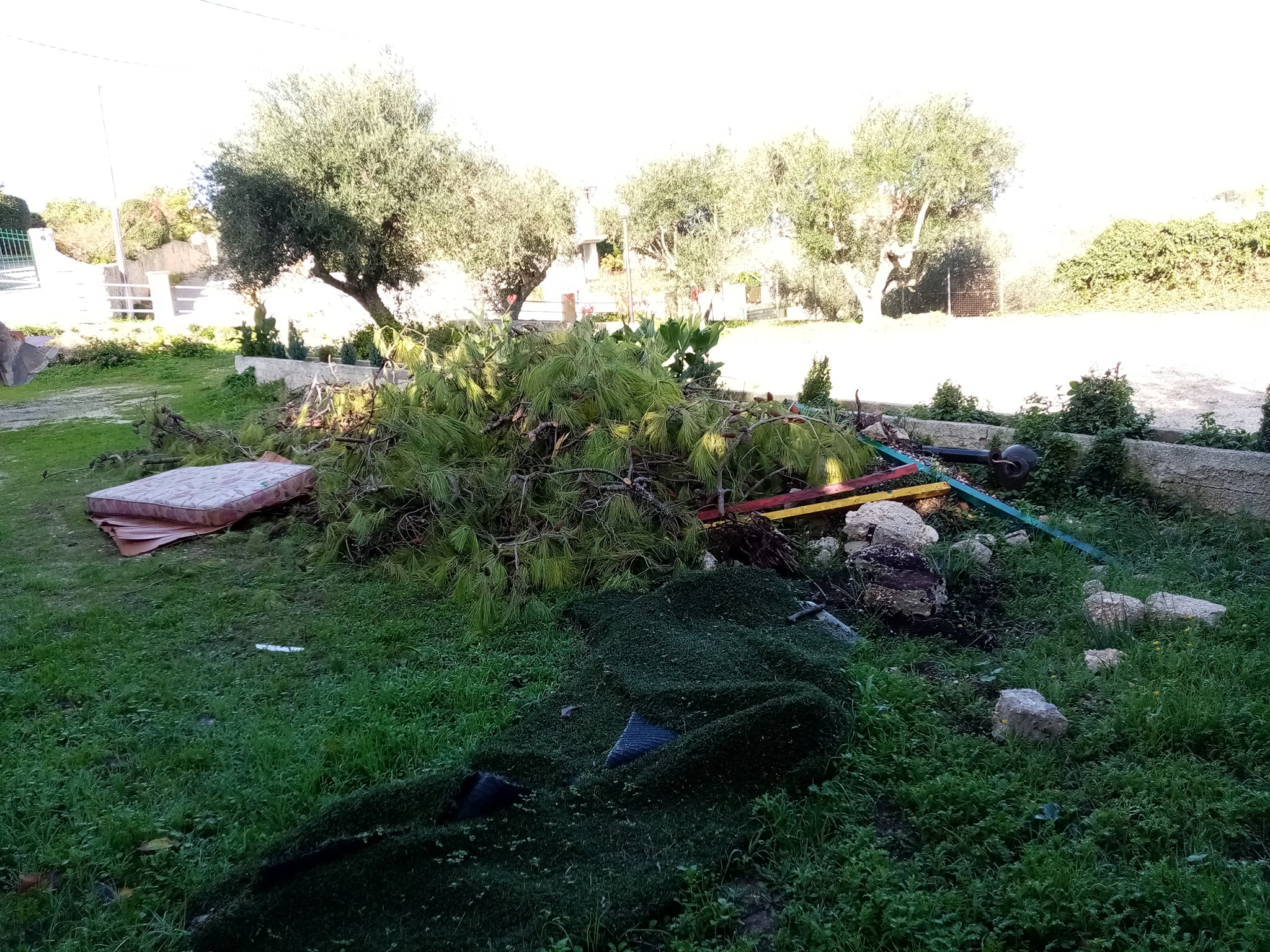 Κοινότητα Ριφιού: Καθαρίστηκε ο χώρος της παιδικής χαράς [εικόνες]