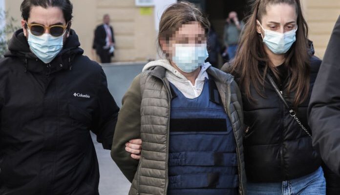 Πως η εικαστικός του αιματηρού περιστατικού απειλούσε και κάτοικο της Κεφαλονιάς [βίντεο]
