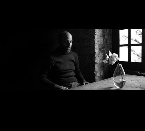 Τάσος Θεοφιλάτος – Συνέντευξη του Κεφαλλονίτη «ασφαλίτη» από τις «Άγριες Μέλισσες» [εικόνες]