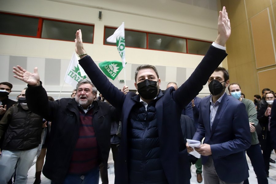 Αποτελέσματα ΚΙΝΑΛ: Ισχυρό προβάδισμα Ανδρουλάκη για την ηγεσία  Στον δεύτερο γύρο με Παπανδρέου