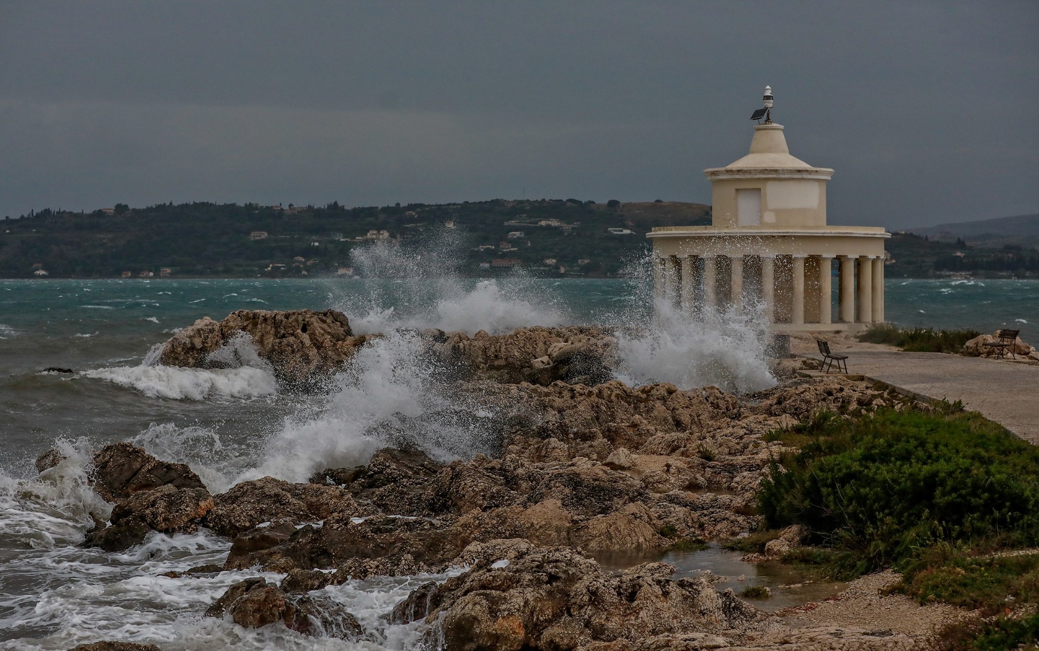 Δυνατοί άνεμοι από το πρωί στο νησί  Μας πήρε και μας …σήκωσε!
