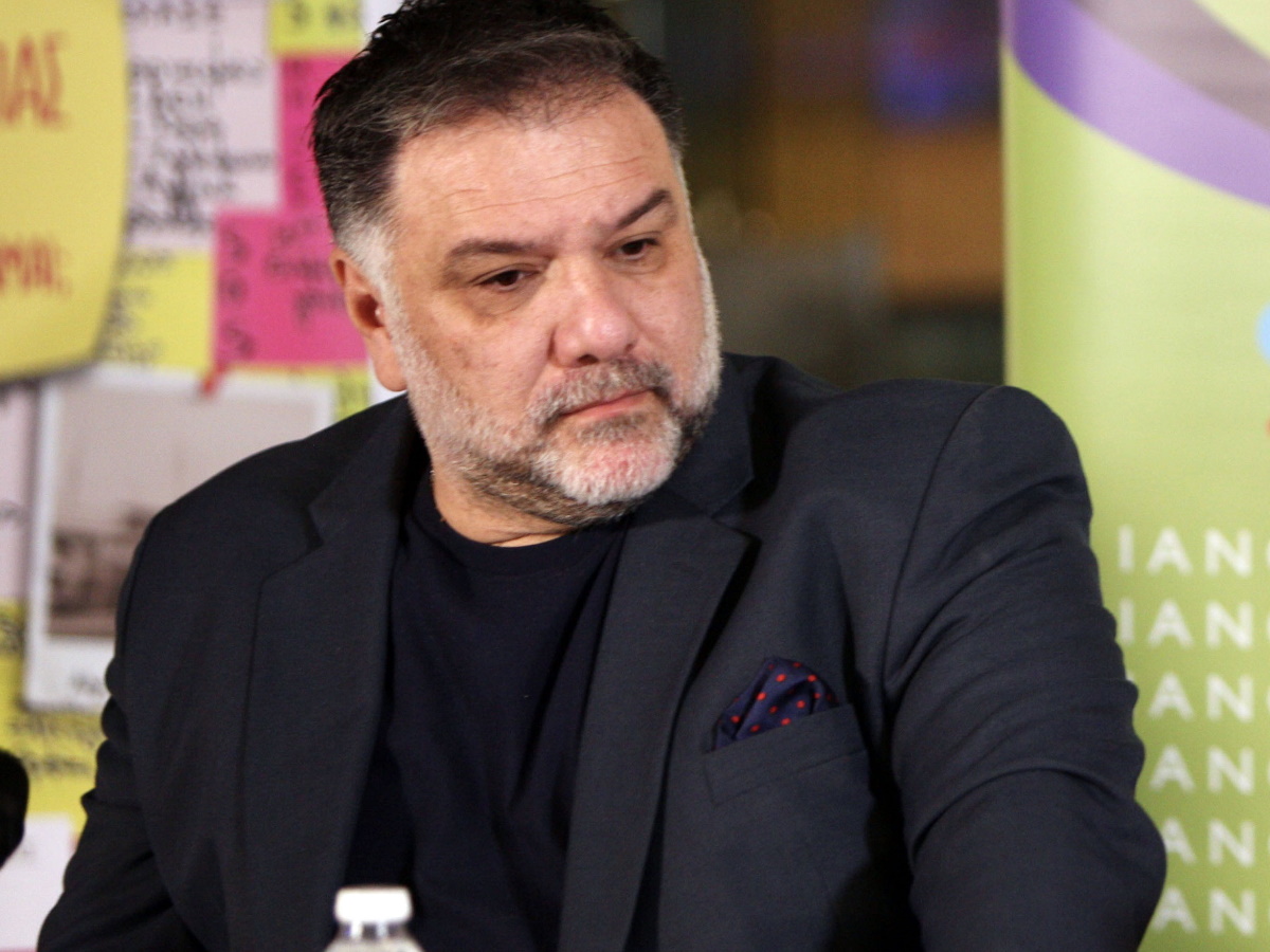 Γρηγόρης Αρναούτογλου: Τέλος στην περιπέτειά του με τον κορονοϊό – Οι φόβοι για τον γιο του
