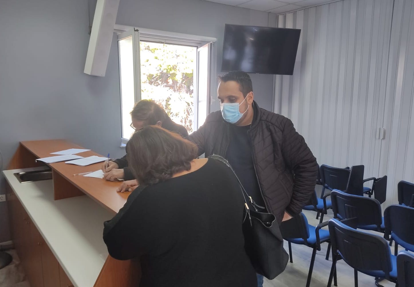 Μεγάλη συμμετοχή στις εκλογές του ΚΙΝΑΛ  200 ψηφίσαντες στο Αργοστόλι μέχρι τις 12:30 [εικόνες]