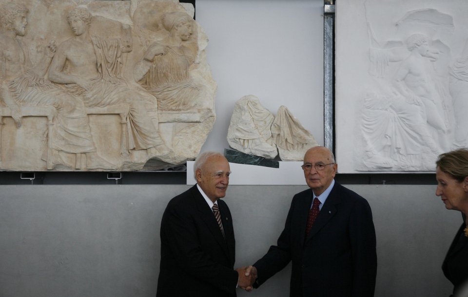 Το πόδι της θεάς: Η ιστορία του θραύσματος από τα Γλυπτά του Παρθενώνα που επιστρέφει στην Αθήνα, από το Παλέρμο