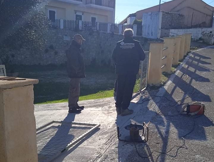 Ρίφι: Τοποθετήθηκε πόρτα στη παιδική χαρά -Το ευχαριστώ στη δημοτική αρχή [εικόνες]