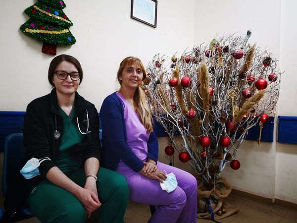 Τα πρόσωπα της Χρονιάς  Οι ακούραστοι «φρουροί» της υγείας στο νησί μας [εικόνες]