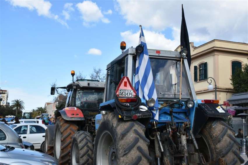 Ξεκινούν κινητοποιήσεις οι αγρότες και κτηνοτρόφοι -Συγκέντρωση έξω από την Περιφέρεια