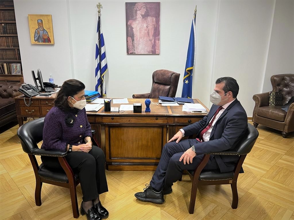 Ζητήματα δημόσιας υγείας στη συνάντηση της Περιφερειάρχη με τον Υπουργό Υγείας, Θάνο Πλεύρη