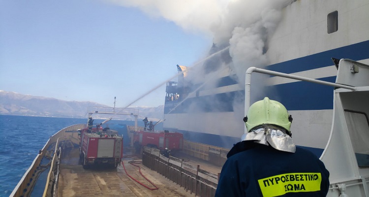 Κέρκυρα: Απεγκλωβίστηκαν οι δυο άνθρωποι από το γκαράζ του Euroferry Olympia -Αγωνία για τους αγνοούμενους