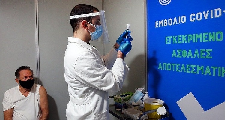 Κορονοϊός: Ποιοι θεωρούνται ανεμβολίαστοι χωρίς την τρίτη δόση – Πόσο ισχύει το πιστοποιητικό