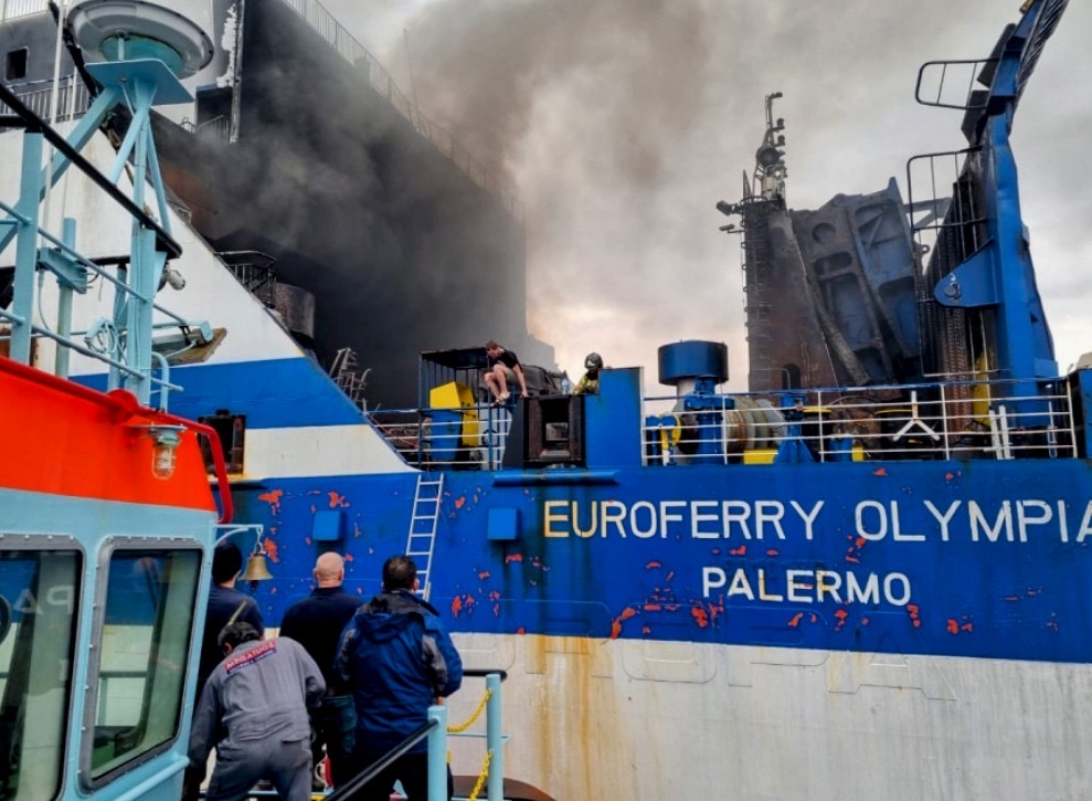 Ρόδη Κράτσα: «Είμαστε συγκινημένοι, για τη διάσωση ενός ακόμη αγνοούμενου από το φλεγόμενο πλοίο»