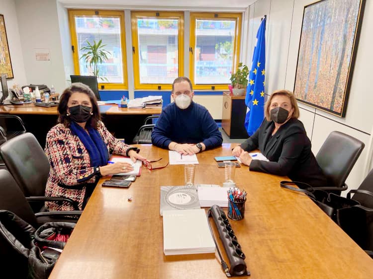 Συνάντηση της Περιφερειάρχη Ρόδης Κράτσα με τον Πρόεδρο του ΟΚΑΝΑ Θανάση Θεοχάρη