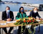 Υπεγράφη από την Περιφερειάρχη Ιονίων Νήσων, Ρόδη Κράτσα, η σύμβαση για την ολοκλήρωση του Τουριστικού Καταφυγίου…..